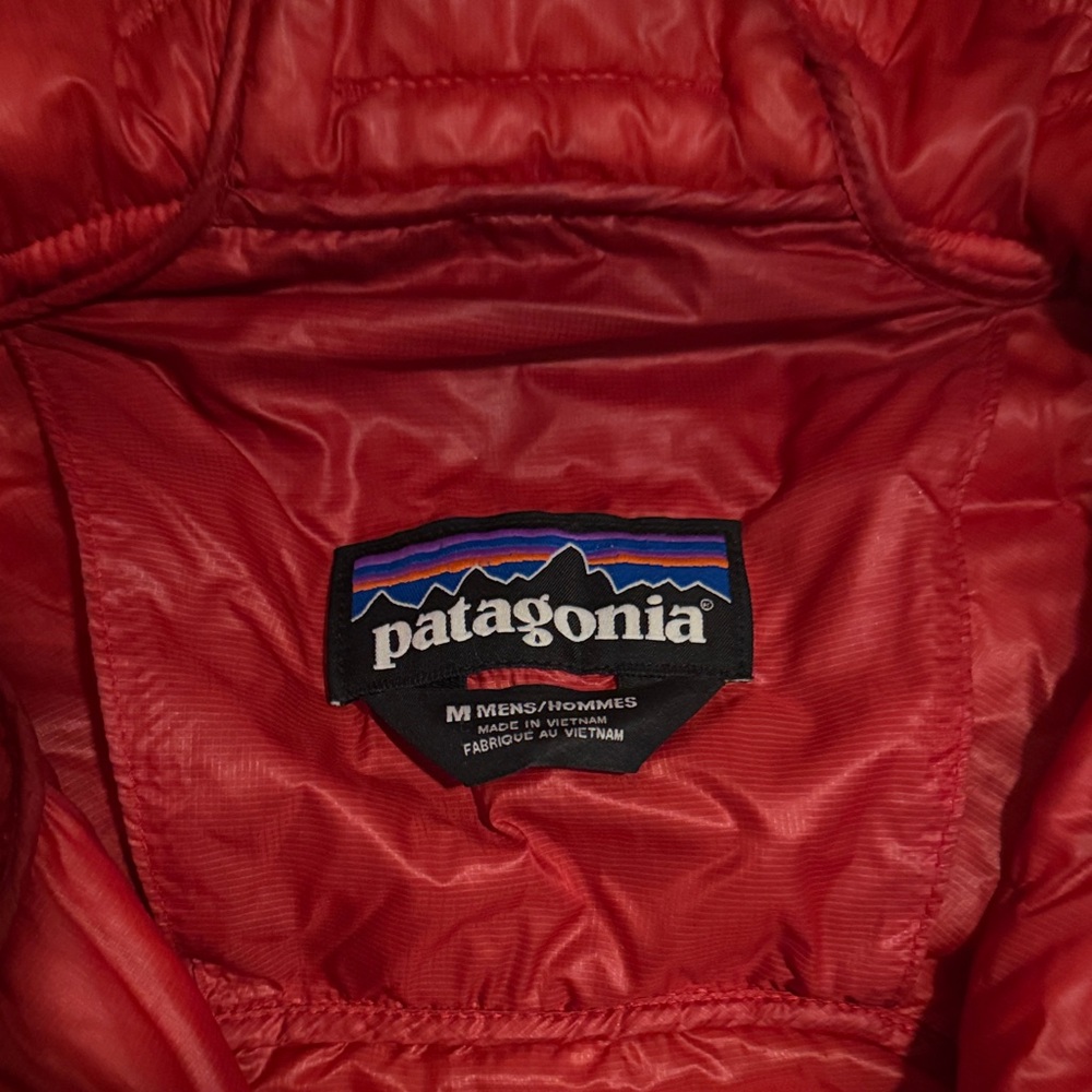 Patagonia Nano Puff Hoodie Red Puffer Jacket - Picture 2 of 3